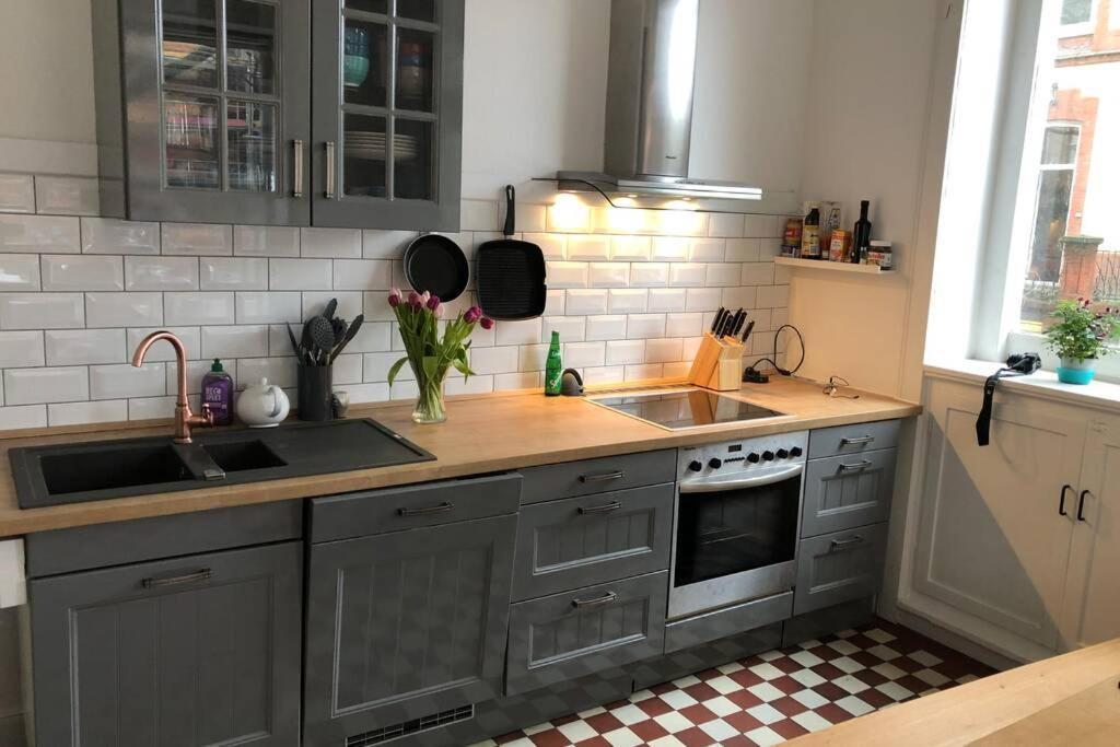 Grosszuegige 185M2-Altbauwohnung In Bestlage 7Zimmer-2Baeder-2Kuechen-2Wcs Hamburg Ngoại thất bức ảnh